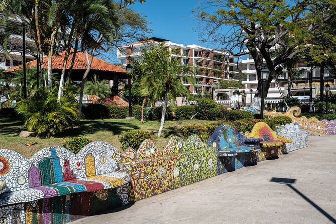 Authentic Walking Tour - Hidden Gems of Puerto Vallarta - Stop 1: Plaza Lázaro Cárdenas and the welcome-to-town mindset