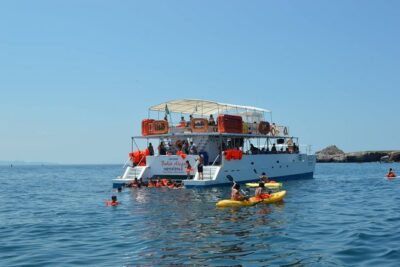 Catamaran Islas Marietas - Snorkel & Open Bar - Breakfast onboard and the open bar: when comfort turns into a party