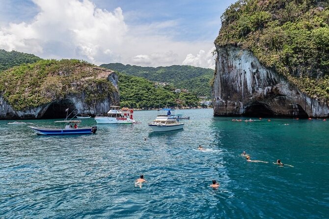 City Tour Express in Puerto Vallarta and Paradise Beaches - Los Arcos: quick panoramic photo time