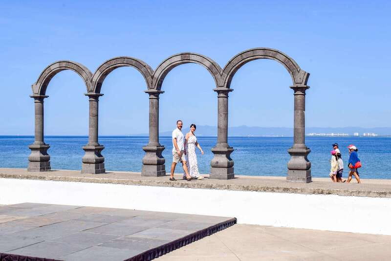 CityFunTastic: Fall in love with Puerto Vallarta! - Las Juntas y los Veranos: wine tasting and the restaurant reset