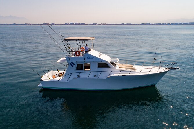 Custom 46' Boat in Puerto & Nuevo Vallarta - Fresh-catch food: ceviche and sashimi-style prep can be a highlight