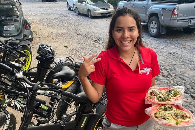 Ebikes & Taco Tour - Promenade Time and the Muelle de Playa Los Muertos