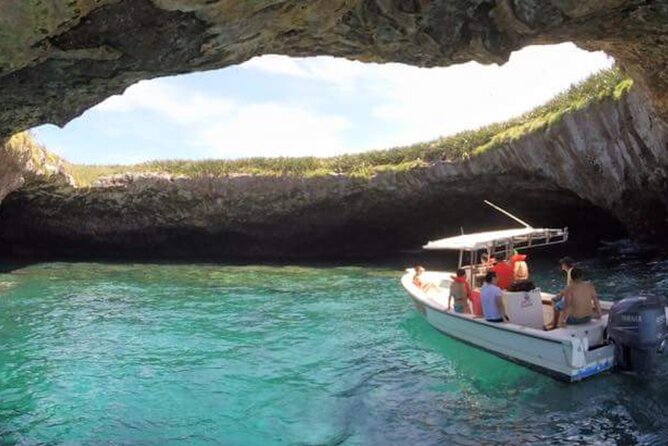 Guaranteed Hidden Beach • Small Group Tour • Punta Mita - Hidden Beach in Islas Marietas: the real point of the tour