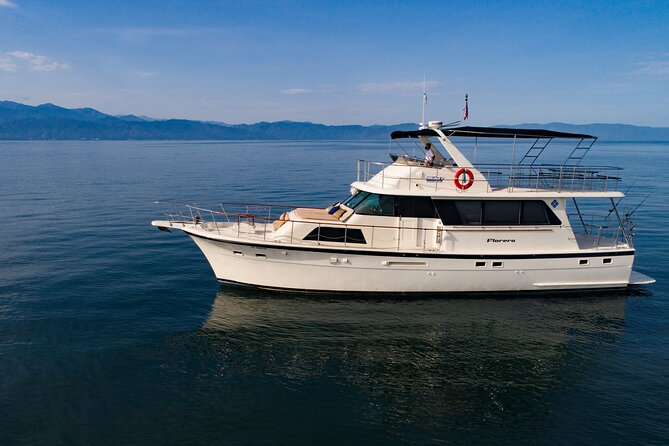 Hatteras 58-61' Luxury Yacht in Puerto Vallarta & Nuevo Nayarit - Food and Drinks: Snacks Plus an Open Bar That Actually Feels Included