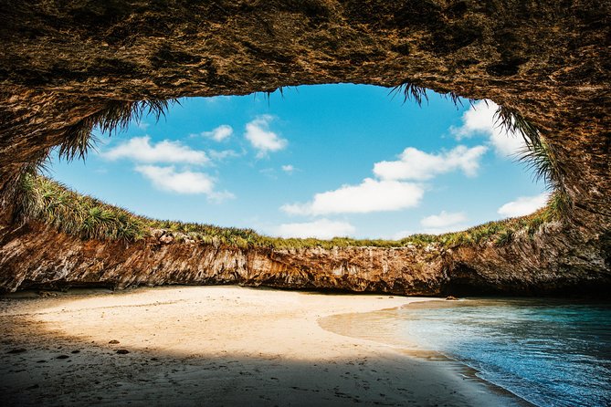 Hidden Beach - Marietas Islands - The Hidden Beach Swim-Through (Playa del Amor)