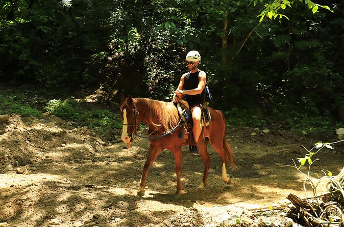Horseback riding in the mountains of Puerto Vallarta - Small Group Riding: Comfort, Pace, and Attention