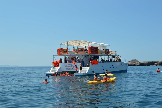Islas Marietas - Incredible Tour Catamaran from Puerto Vallarta - The Return Trip Energy: Music, Games, and Crew Names to Remember