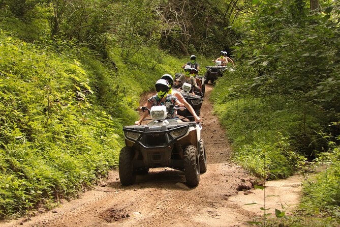 Jungle double ATV Tour "El Mirador" (ride tandem on ATV) - Stop 1 at Rancho El Jaguar: what happens when the adventure starts