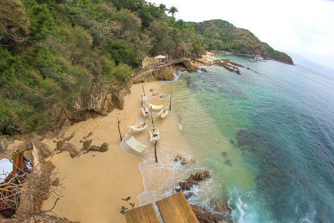 Las Caletas Beach & Adventure Park with buffet lunch and open bar - The buffet lunch and open bar: the part adults remember