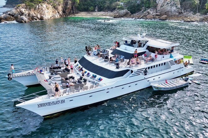 Mega Yacht Limousine of the Sea 1: Puerto Vallarta - Crew, Music, and Photos: What Makes the Day Feel Like a Party