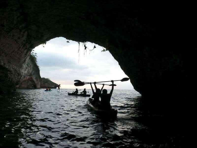 Mismaloya: Los Arcos Bioluminescent Waters Kayak & Cave Tour - Finding the meeting point at Playa Mismaloya (no guessing needed)
