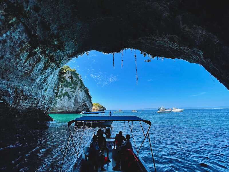 Mismaloya: Snorkeling, Cliff Jumping, and Beach Tour - Los Arcos boat circuit: arches, caves, and seabirds from the water