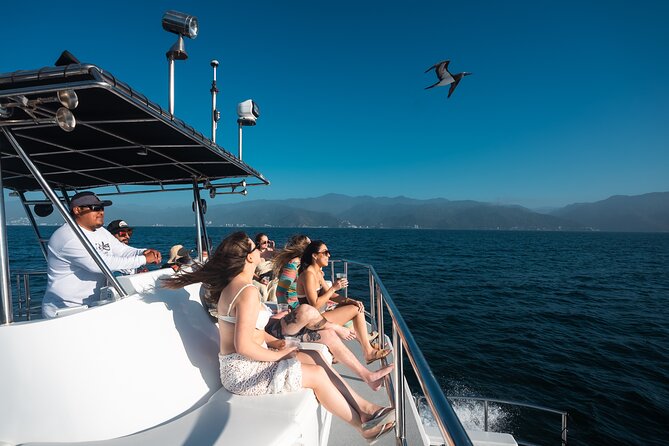 Private Yacht Charter Chica Fun 6 waterslides in Puerto Vallarta - Guides and Crew: When the Fun Is Managed Well