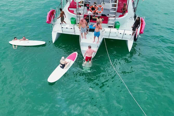 Private Yacht Charter ChicaFUN 3 Waterslides All Inclusive - Snacks and refreshment: fresh guacamole and ceviche breaks up the action