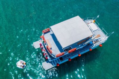 Private Yacht Charter ChicaFUN 5 Waterslides All Inclusive - ChicaFUN 5 Waterslides Plus Included Water Gear