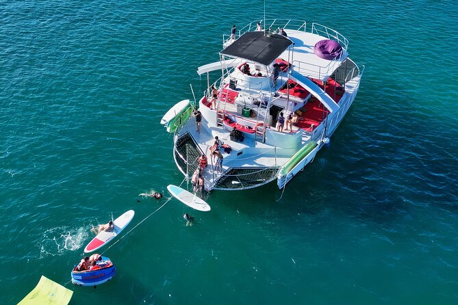 Private Yacht Charter on ChicaFun 1 Waterslides all inclusive - Getting to the right meeting place (and avoiding time-wasting stress)
