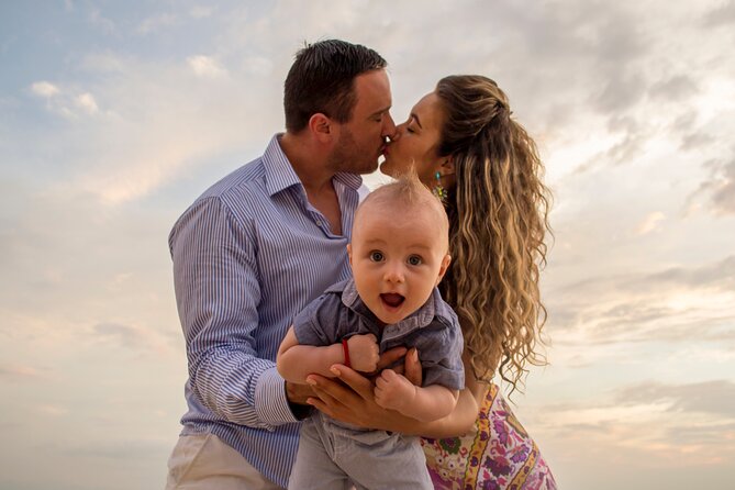 Professional photographer - Puerto Vallarta - Nuevo Vallarta, photo session - The Real Point: Get Photos That Look Like You Belong in Puerto Vallarta