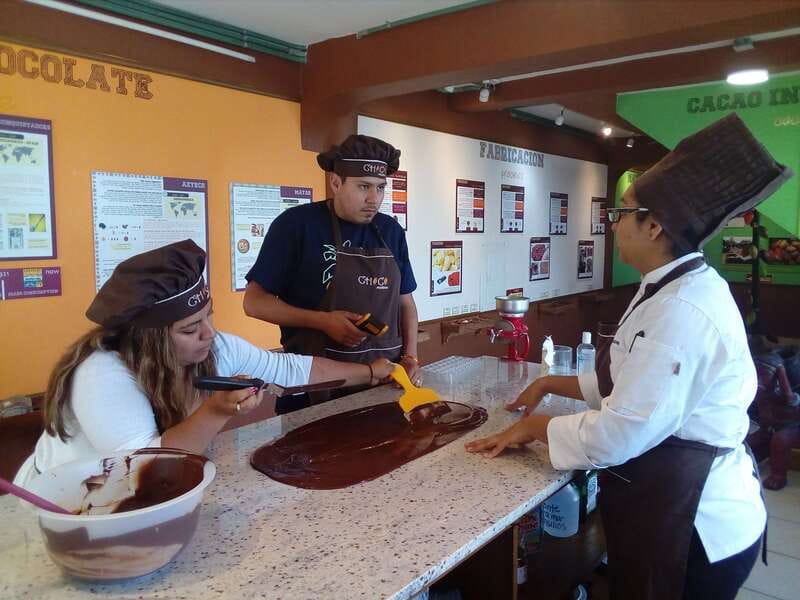 Puerto Vallarta: 2-Hour Chocolate Truffles Workshop - Decorating truffles your way: 6 topped, packed, and ready to go