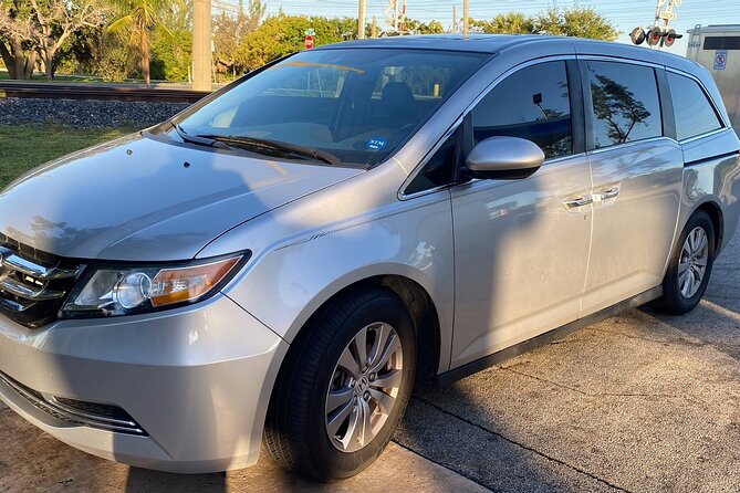 Puerto Vallarta Airport (PVR) to Sayulita hotels - Private Roundtrip Transfer - The ride itself: Comfort, licensed cars, and an A/C buffer