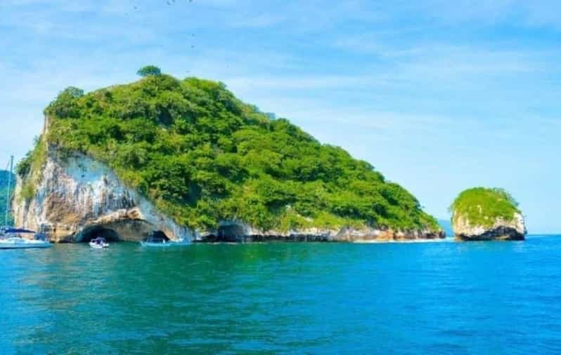 Puerto Vallarta: Beach, Breakfast, Lunch & Open Bar - The Party Factor: Music, Dancing, and Games on the Water