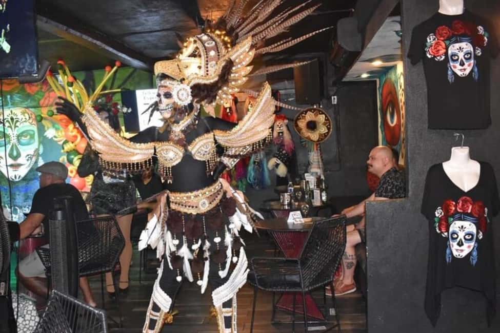 Puerto Vallarta: Cabaret Show with Cocktails & Costumes - La Catrina Cantina and the Day of the Dead catrinas look