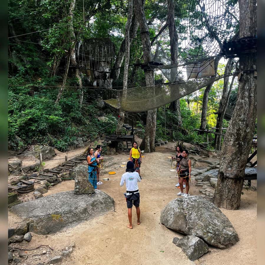 Puerto Vallarta: Hidden Beaches & Adventure Park - Lunch by the ocean: meal choices and how to plan for drinks