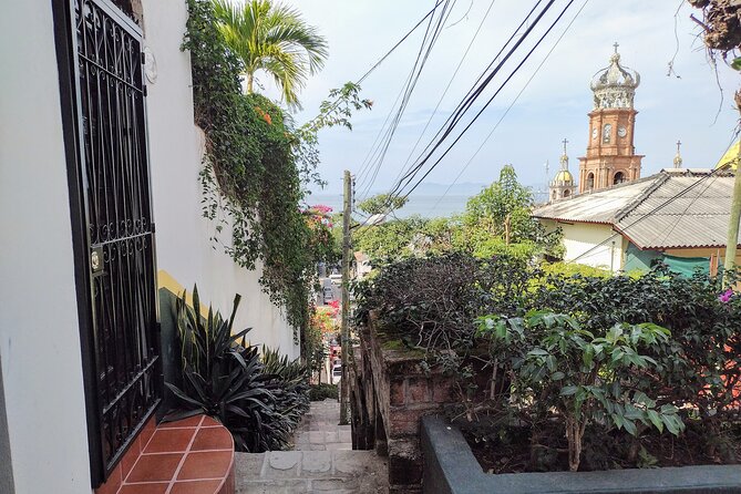 Puerto Vallarta Historical El Centro: A Self-Guided Audio Tour - The sculpture gallery you actually walk: 30+ Malecon pieces