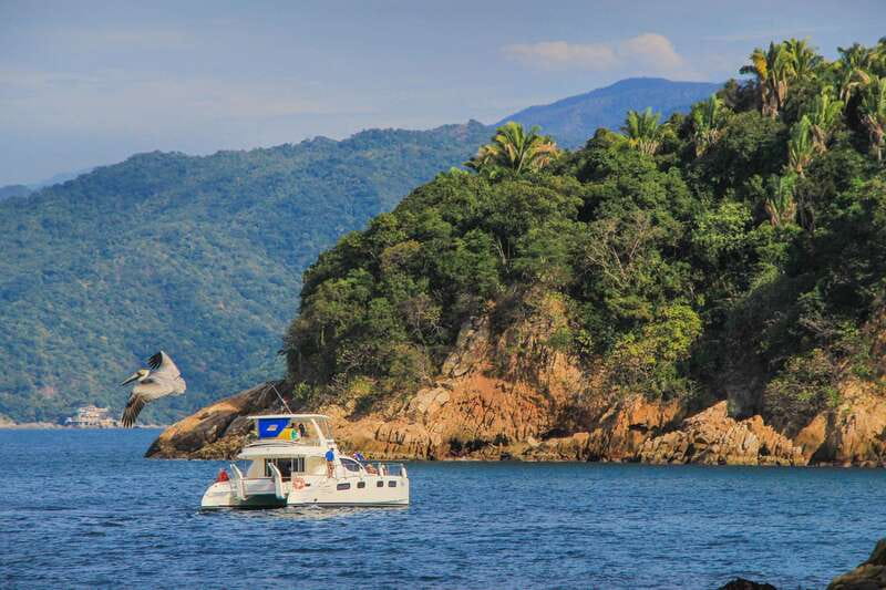 Puerto Vallarta: Luxury Yacht Tour with Lunch and Open Bar - Key highlights worth knowing