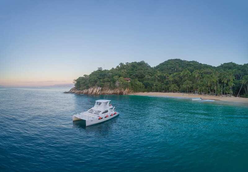 Puerto Vallarta: Luxury Yacht Tour with Lunch and Open Bar - Timing and logistics: security, meeting points, and the cash harbor fee