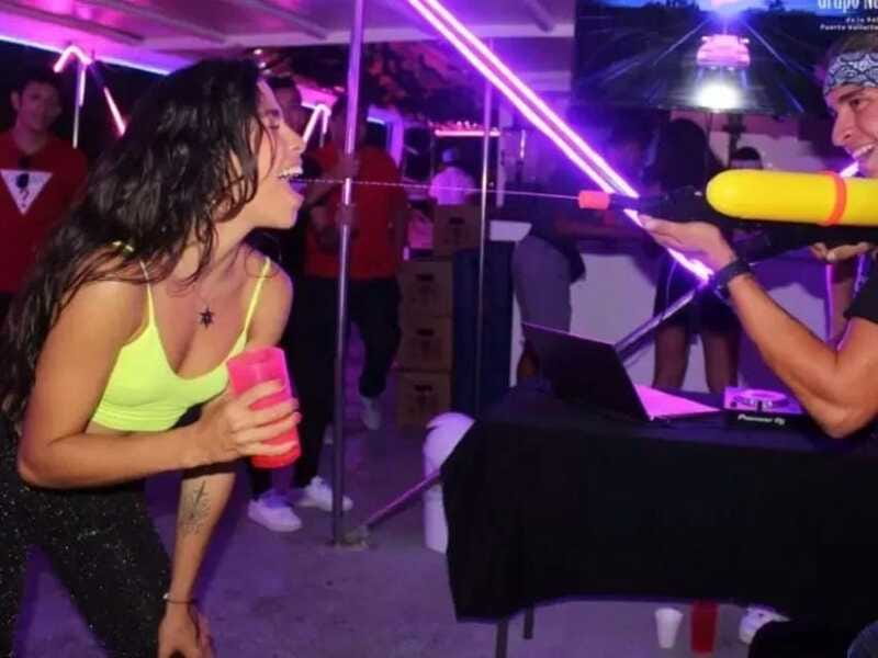 Puerto Vallarta: Neon Party on the Bay - The Neon Light Show: the glow moment you should plan around