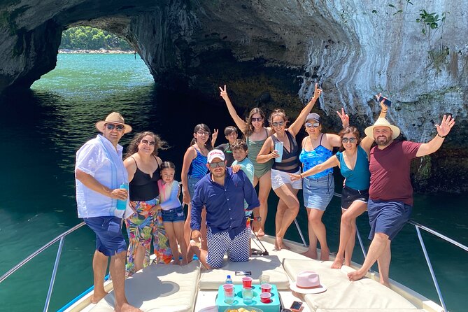 Puerto Vallarta Private Yacht Adventure: 5 Hours + 1 Hour Free. - Food and drinks: what’s included, what’s optional, and how to plan lunch
