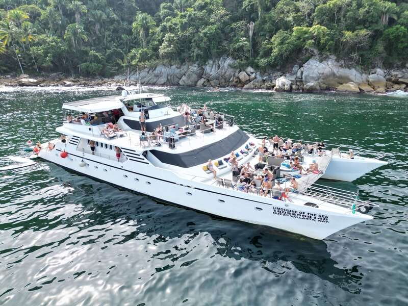 Puerto Vallarta: Yelapa Mega Yacht Cruise - The lunch setup: snacks now, lunch that doesn’t feel like a consolation prize