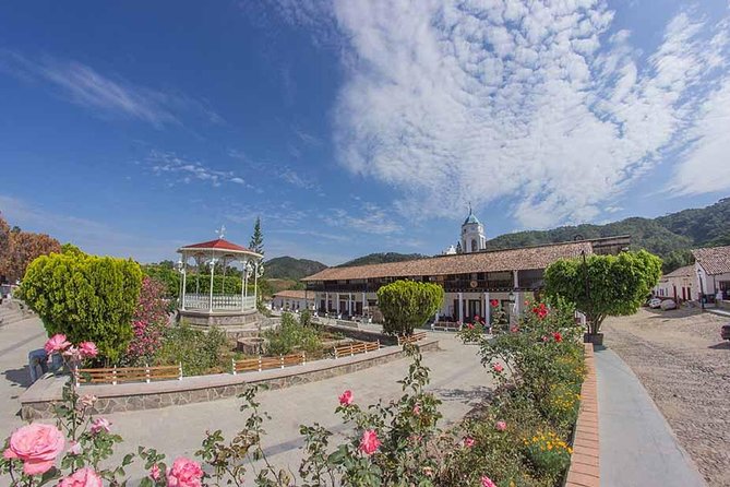 San Sebastian del Oeste - Lunch and beverages: what keeps the day comfortable