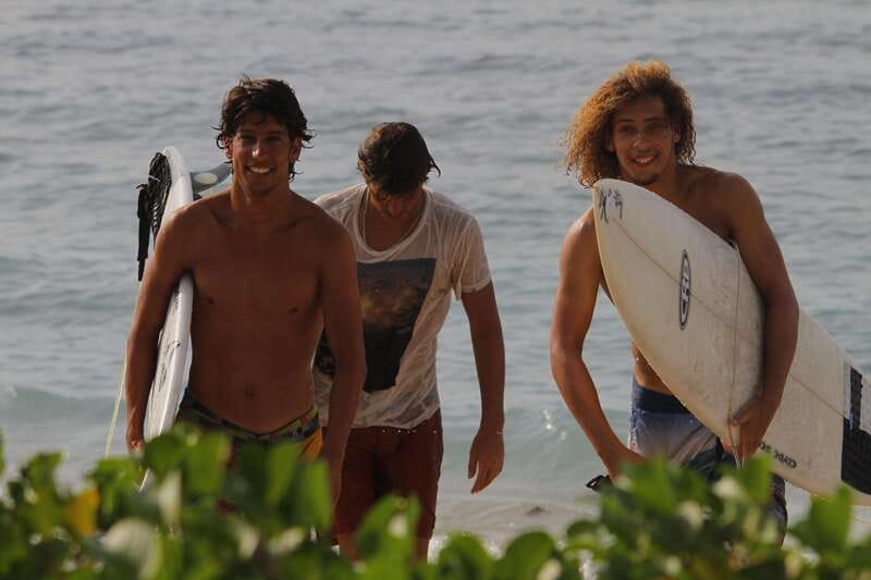 Sayulita: La Lancha Beach, Sunset Surfing Lesson - Getting from Sayulita to La Lancha: air-conditioned comfort, snacks, and real breaks