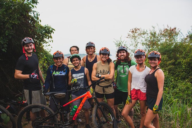 SINGLETRACK MOUNTAIN BIKE - Guided through the jungle - Gear you get (and what you should bring anyway)