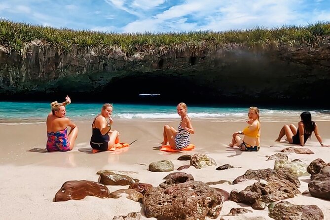 small groups SAFARI to Marietas Islands including Hidden Beach - Entering Playa Escondida: the Hidden Beach swim through the tunnel