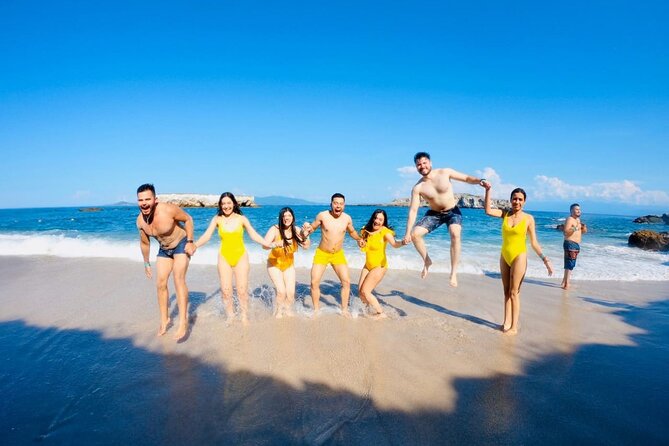 Snorkel & Playa nopalera • Small Group Tour • Punta Mita - The Santa-stop feeling: Playa Nopalera swims, caves, and photo time