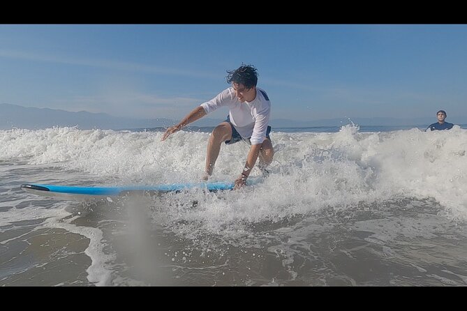 Surf classes in Puerto Vallarta with local instructors - Local instruction in English, with real coaching moments