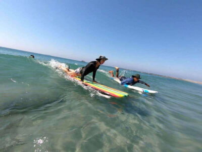 Surfing on the north of the bay - Entering the Water Ready: The 25-Minute Beach Lesson
