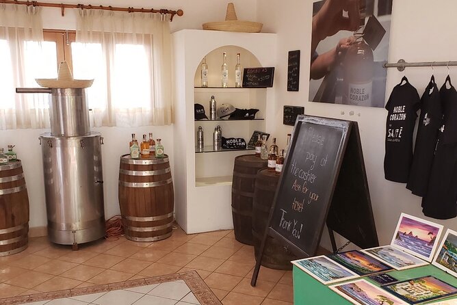 Tequila, Mezcal and Raicilla Tasting - The Traditional Drinking Lesson (and Why It Matters)