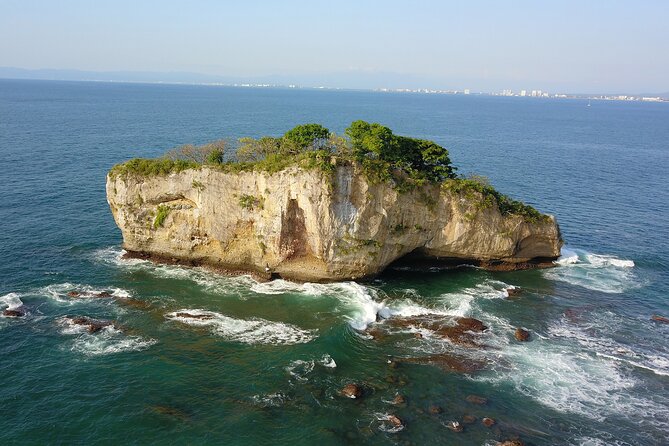 Yelapa Escape & Snorkeling in Puerto Vallarta by Speedboat - The guide makes the difference: JC and Ever in the spotlight